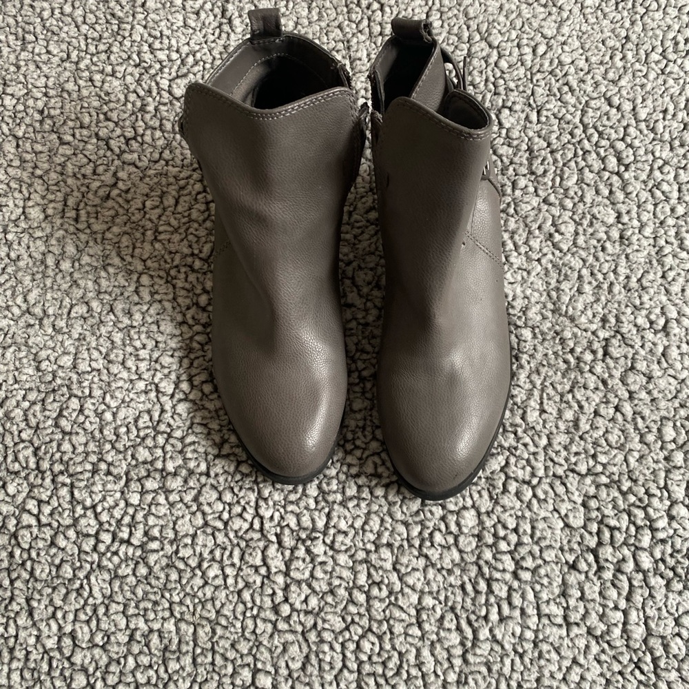 Old Navy Boots Size 7